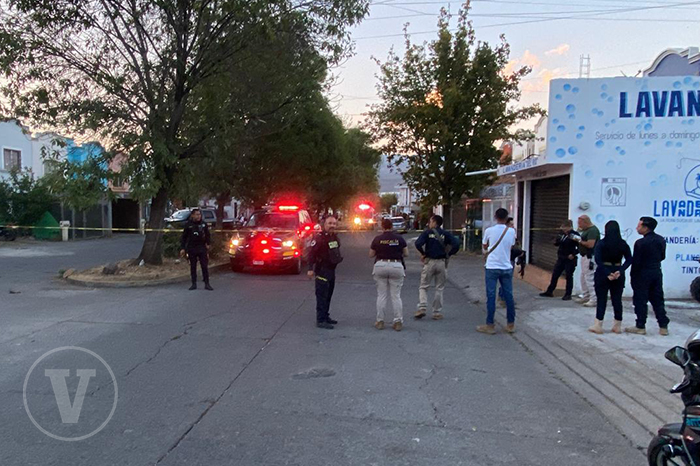 Patrulla atendiendo emergencia en fraccionamiento de Morelia.