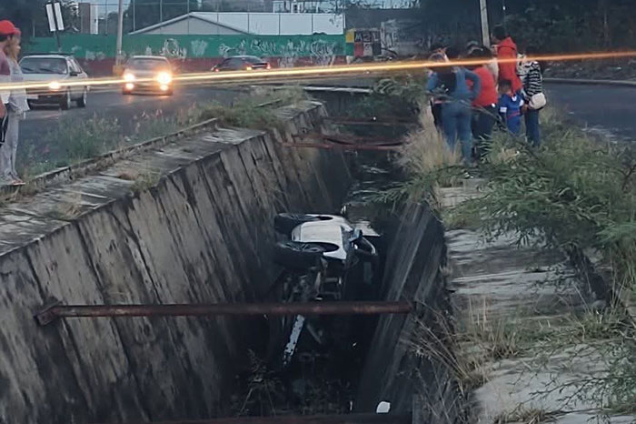 El percance ocurrió sobre la avenida Topacio; autoridades reportaron que es el segundo incidente en la semana.