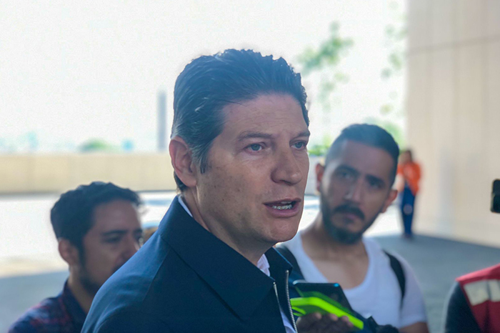 El presidente municipal de Morelia, Alfonso Martínez Alcázar, presentando los avances en materia de seguridad pública.