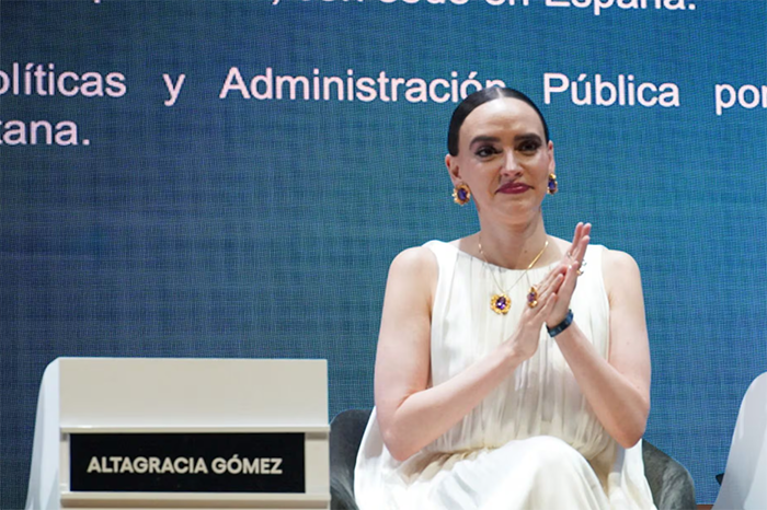 Altagracia Gómez, coordinadora del Consejo Asesor de Desarrollo Económico Regional, durante su intervención en la conferencia anual del COA.