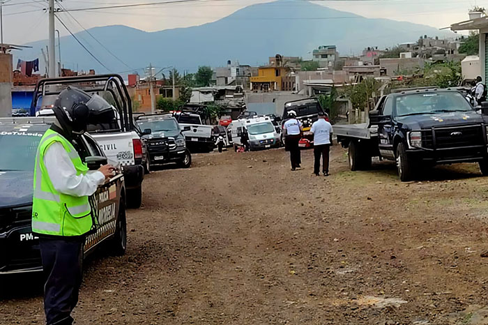 Patrullas y elementos de seguridad resguardando la zona poniente tras la agresión a policía Morelia.