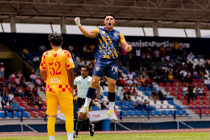 Celebración de los jugadores del Atlético Morelia-UMSNH tras conseguir el pase a las semifinales.