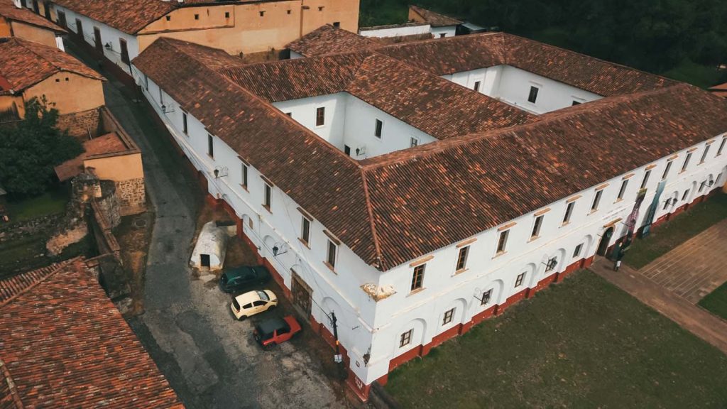 Vista aérea del Colegio Jesuita de Pátzcuaro.