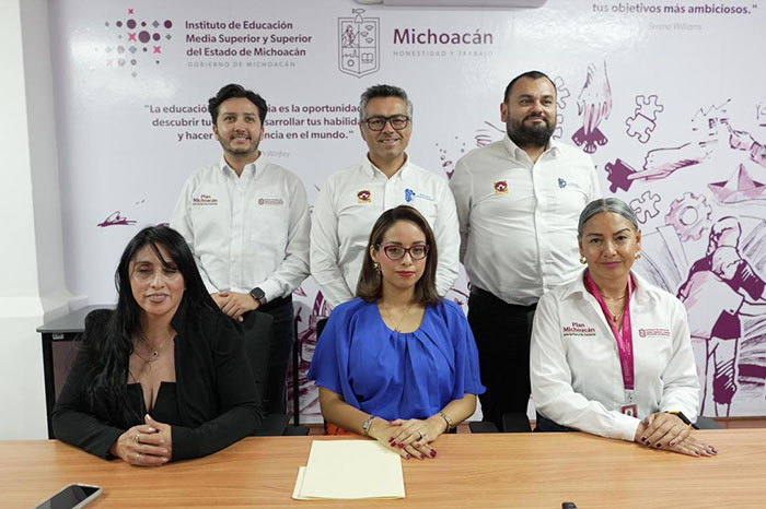 Rueda de prensa para la presentación del Congreso Nexus Summit 2026 con autoridades educativas de Michoacán.
