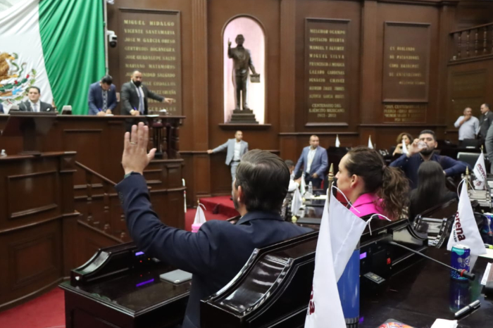Sesión del Congreso del Estado de Michoacán sobre la Ley para la Atención de la Violencia Escolar