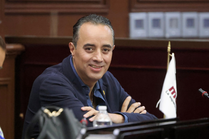 Diputado Juan Pablo Celis de Morena hablando sobre la Reforma Electoral en Michoacán