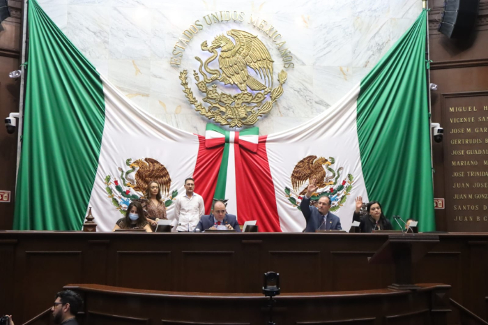 Diputados de la 76 Legislatura de Michoacán votando a favor de la Reforma Judicial.