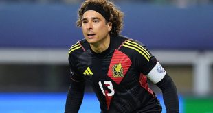 El portero Guillermo Ochoa durante su primer día de prácticas en el Centro de Alto Rendimiento (CAR).