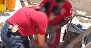 Paramédicos de Protección Civil y Cruz Roja acudieron al sitio en Huetamo, donde se confirmó el deceso del masculino.