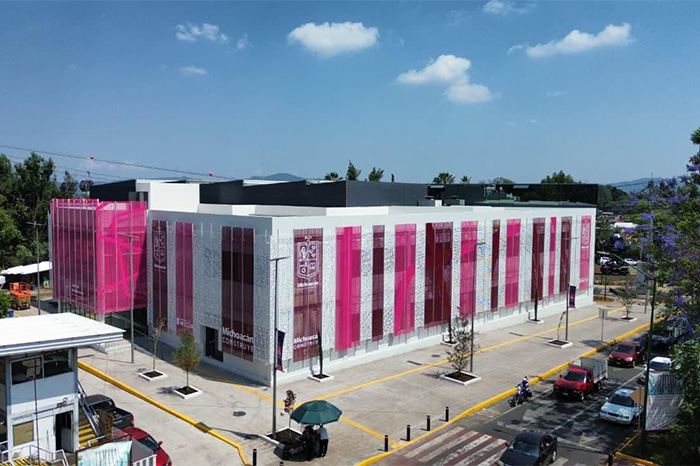 Fachada y construcción del nuevo DIF de Uruapan, Michoacán, impulsado por el Gobierno del Estado.