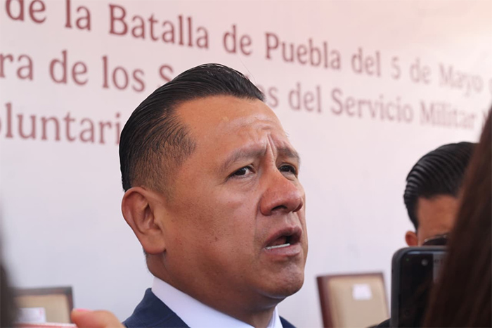 Fiscal Carlos Torres Piña informando sobre la solicitud del celular de Carlos Manzo y la revisión de equipos de otros funcionarios.