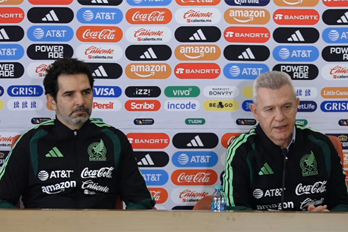 Javier Aguirre, director técnico de la Selección Mexicana, durante la conferencia de prensa sobre el ultimátum a los jugadores.