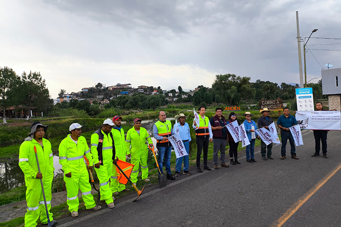El director de la SICT Centro Michoacán, Antonio Godoy González Vélez, encabezó el arranque de la obra carretera en la zona purépecha.