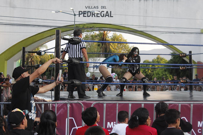 Show de lucha libre por el primer aniversario del Paso Catrinas en Villas del Pedregal.