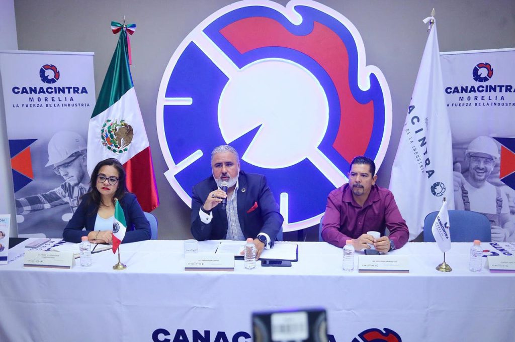 Especialistas advierten sobre la crisis hídrica y la escasez de agua en Michoacán durante rueda de prensa en Morelia