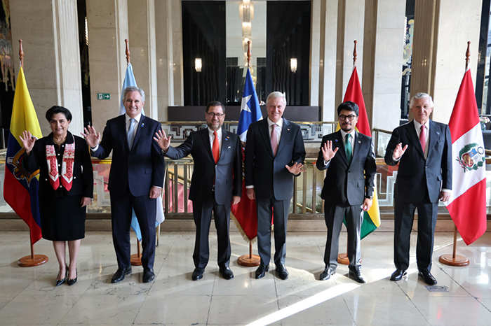 Cancilleres y ministros de Seguridad de Sudamérica reunidos en Santiago de Chile para coordinar estrategias de seguridad.