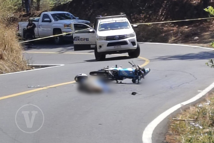 Accidente mortal de motocicleta en la carretera Peribán Buenavista tramo Paramben Copétiro