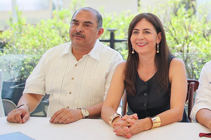 Encuentro entre Juan Manuel Macedo Negrete y la secretaria de Educación, Gaby Molina, en el marco del Día del Trabajo en Michoacán.