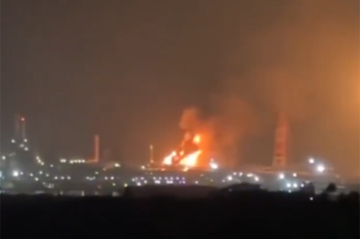 Instalaciones de la refinería Antonio Dovalí Jaime en Salina Cruz, Oaxaca, tras el reporte de una explosión.