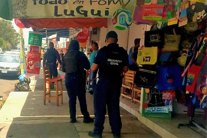 Movilización policial por el fallecimiento de una mujer de la tercera edad en la avenida Siervo de la Nación, Morelia.