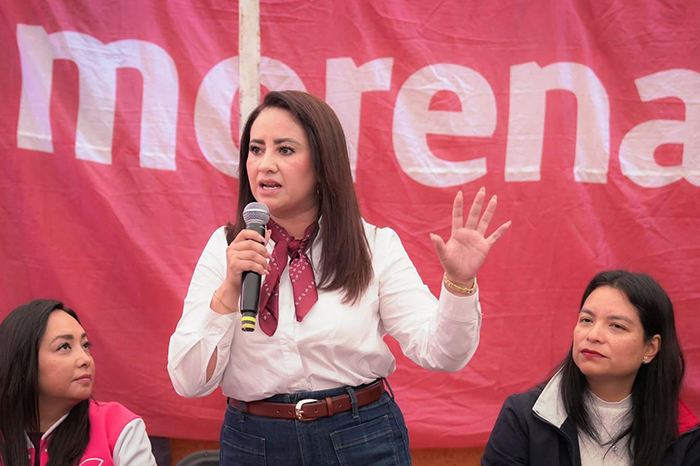 Gladyz Butanda Macías en un acto de respaldo a los principios de la soberanía nacional de Morena.