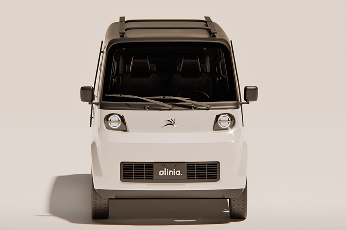 Prototipo del auto eléctrico mexicano Olinia presentado por Claudia Sheinbaum en la mañanera.