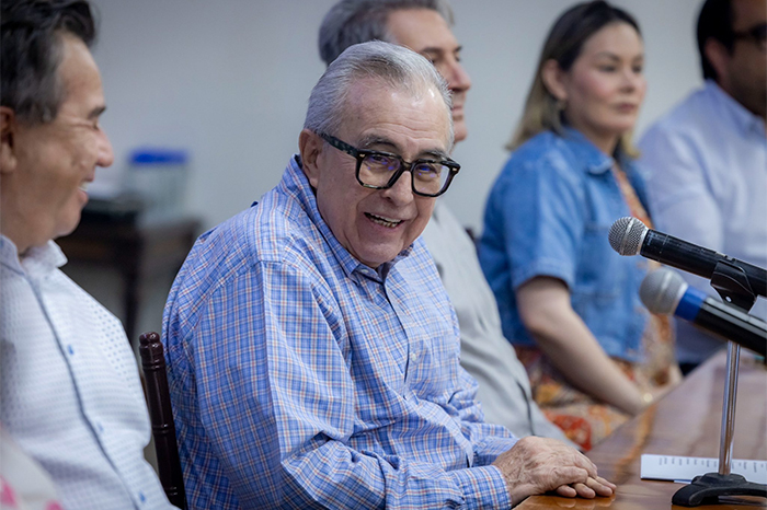 Rubén Rocha Moya, gobernador con licencia de Sinaloa, durante una conferencia de prensa en medio de las investigaciones de la UIF.