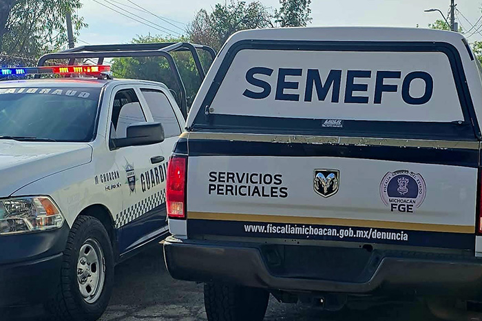 Unidades de la Guardia Civil resguardando una zona rural en Michoacán tras un reporte policial.