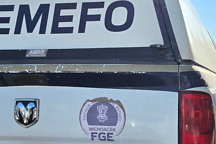 Elementos de la Fiscalía resguardan instalaciones de la CFE en la colonia Industrial de Morelia tras el fallecimiento de un adulto mayor.