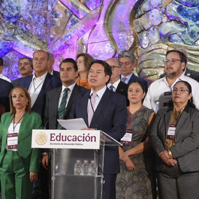 Mario Delgado, titular de la SEP, informa sobre el calendario escolar 2025-2026.