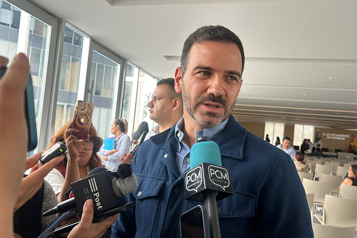 Yankel Benítez anuncia medidas de seguridad para el concierto del aniversario de Morelia frente a la Catedral.