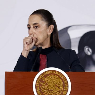 Presidenta Claudia Sheinbaum hablando en conferencia matutina sobre el Fan Fest y la CNTE
