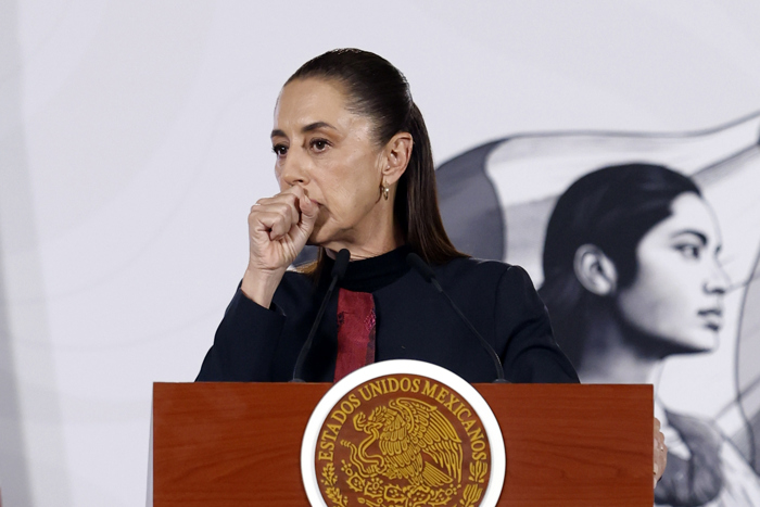 Presidenta Claudia Sheinbaum hablando en conferencia matutina sobre el Fan Fest y la CNTE