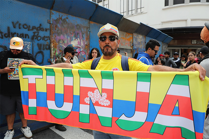 Aficionados celebran en el Zócalo de la Ciudad de México durante el Mundial 2026.