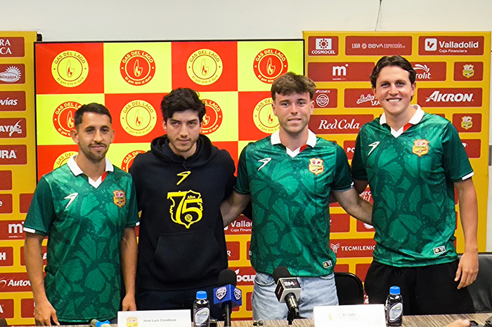Presentacion oficial de Diego Aguilar Roberto Galan y Gabriel Martinez como nuevos refuerzos del Atletico Morelia en el Estadio Morelos
