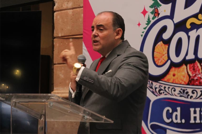 Diputado Baltazar Gaona García durante una sesión en el Congreso de Michoacán.