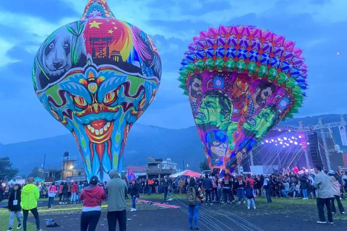 lobos de cantoya gigantes en el festival de Paracho Michoacan 2026