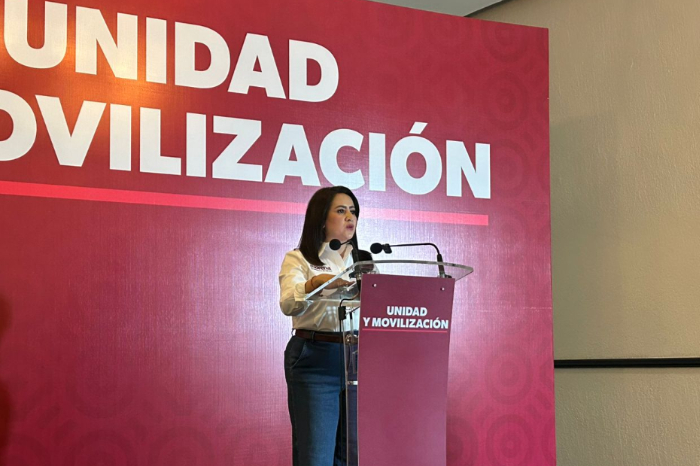 Gladyz Butanda Macias en conferencia de prensa sobre elecciones 2027 en Michoacan