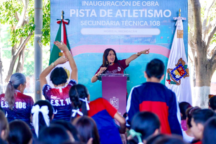 Gabriela Molina y Rogelio Zarazua inauguran pista de atletismo en Secundaria Tecnica 108 de Morelia