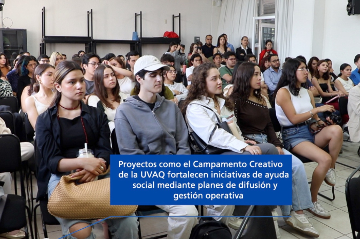Estudiantes de la Universidad Vasco de Quiroga presentando proyectos de publicidad en el Campamento Creativo.