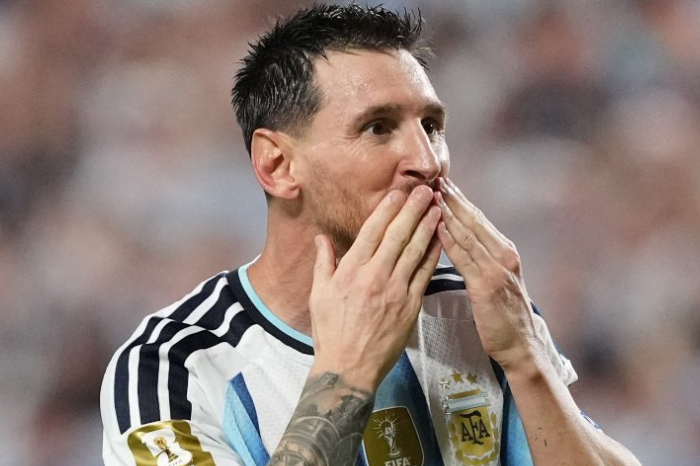 Lionel Messi festejando su gol número 18 en los Mundiales contra Austria en el estadio AT&T.