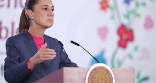Claudia Sheinbaum en conferencia mañanera hablando sobre el conflicto con el magisterio.