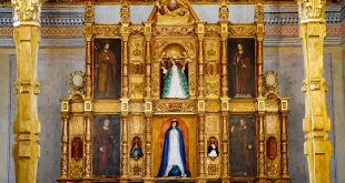 Detalles arquitectónicos y trabajos especializados de restauración en el templo de Santa María Huiramangaro.