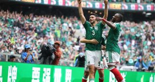 Jugadores de la Selección Mexicana celebran un gol durante el partido inaugural del Mundial 2026 frente a Sudáfrica.