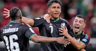 Luis Romo festejando el gol que le dio la victoria a México ante Corea del Sur.