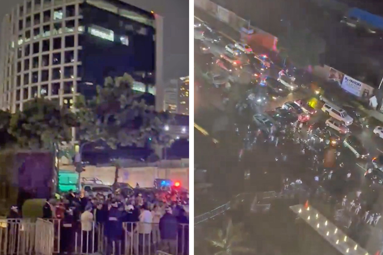 Aficionados mexicanos realizando serenata frente a un hotel de concentración durante el Mundial 2026.