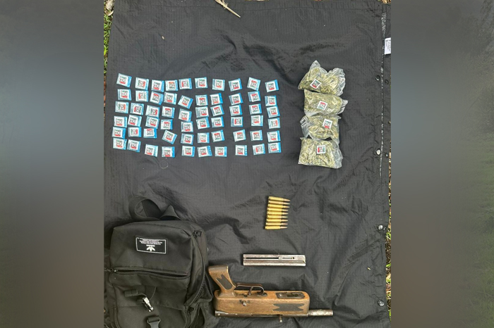Material asegurado por fuerzas federales en el fraccionamiento Altamira.