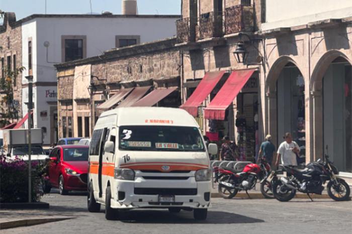 Unidad del transporte público de la Ruta Naranja 3 que cubre el trayecto Metrópolis-Centro-Trico.