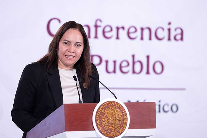 Jabnely Maldonado Meza, vocal ejecutiva del Fovissste, durante la conferencia matutina de la presidenta Claudia Sheinbaum Pardo.