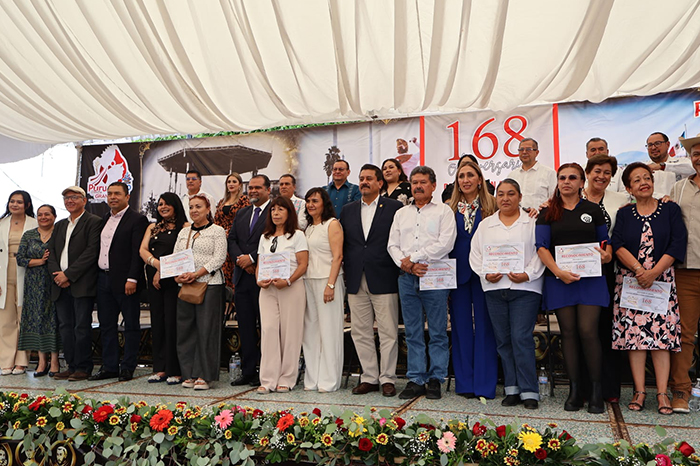 Acto conmemorativo por el 168 aniversario de la ciudad de Puruándiro, Michoacán, junto al Jardín Morelos.